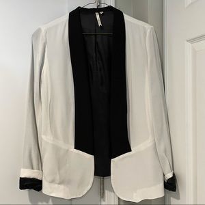 Petticoat Alley Black & white tuxedo style blazer size M